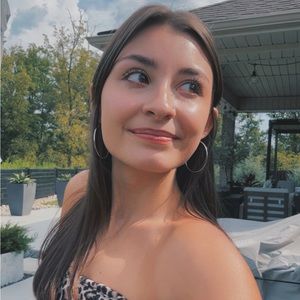 Meet your Posher, Abby